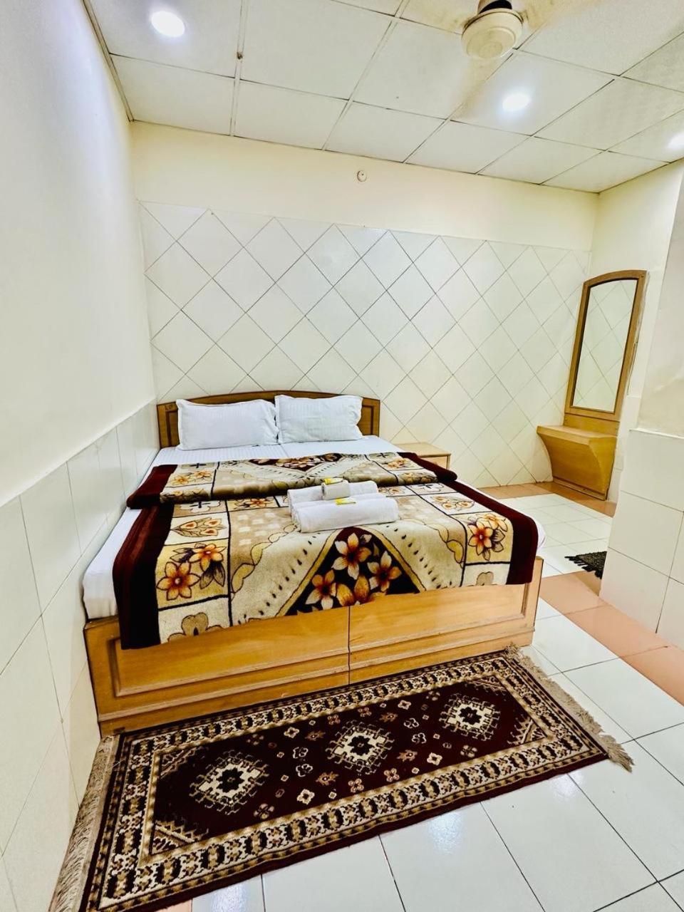 Hotel Sheela, 100M From Taj Mahal Agra  Kültér fotó