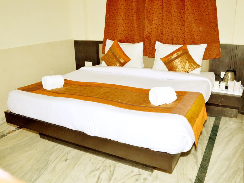 Hotel Sheela, 100M From Taj Mahal Agra  Kültér fotó