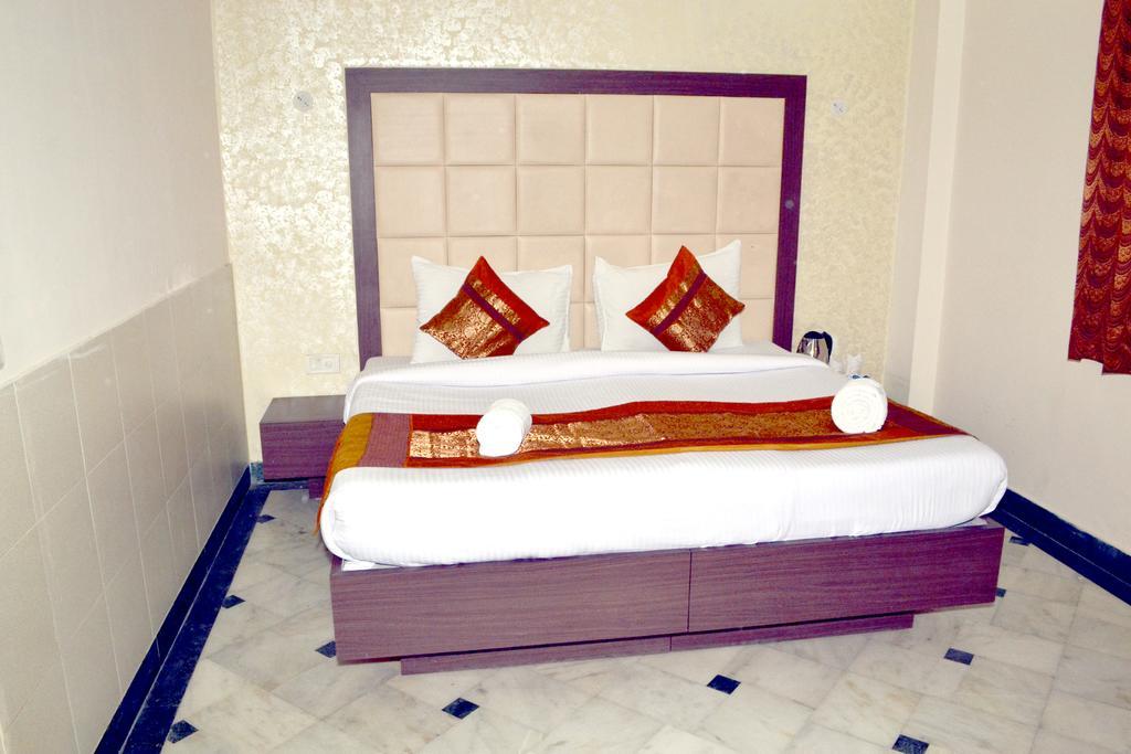 Hotel Sheela, 100M From Taj Mahal Agra  Kültér fotó