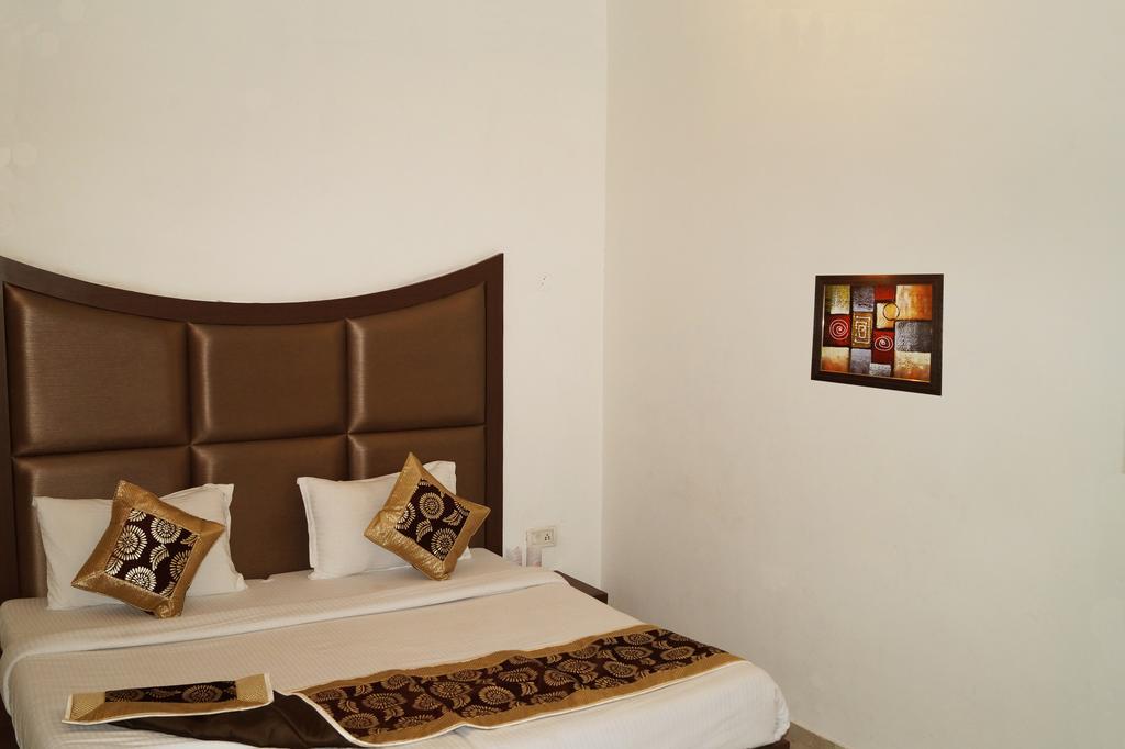 Hotel Sheela, 100M From Taj Mahal Agra  Kültér fotó