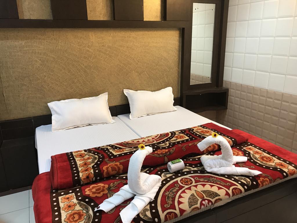 Hotel Sheela, 100M From Taj Mahal Agra  Kültér fotó